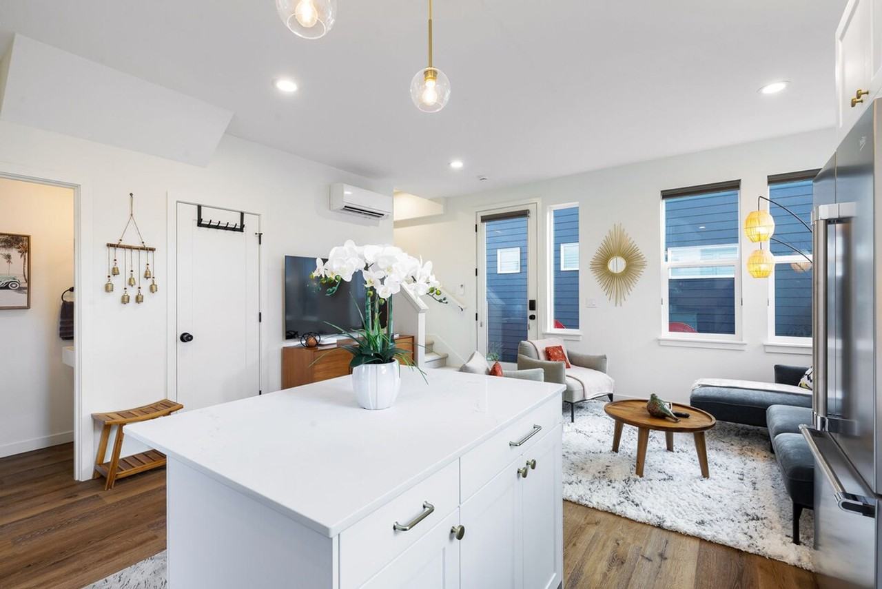 4404 37th Ave Sw #1054655P - Photo 5 of 38