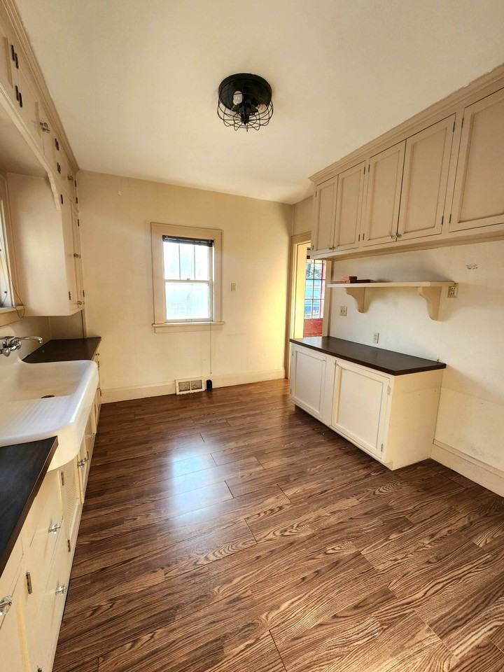 1718 Grand Ave #1 - Photo 4 of 23