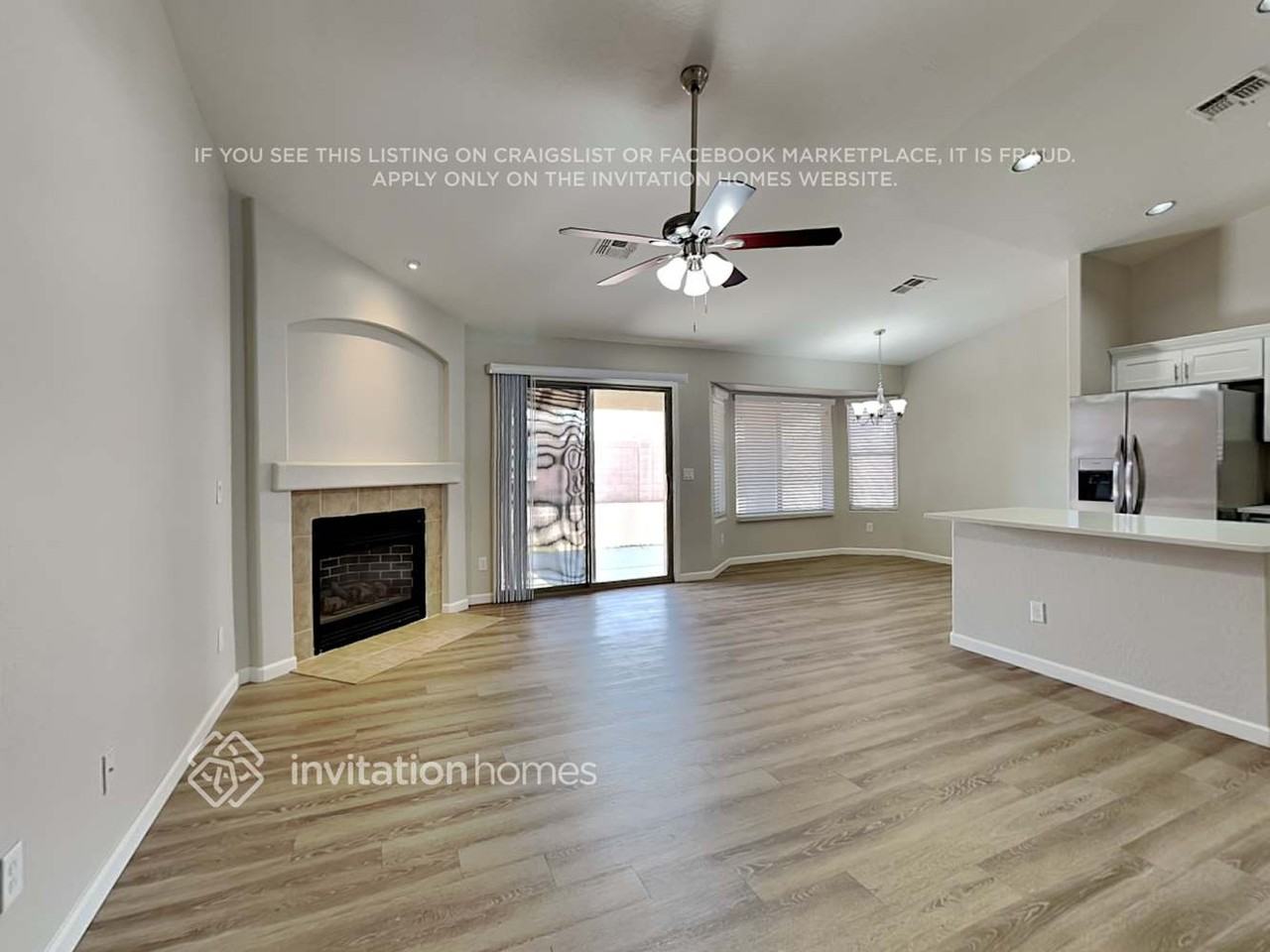16063 W Saguaro Ln - Photo 3 of 12