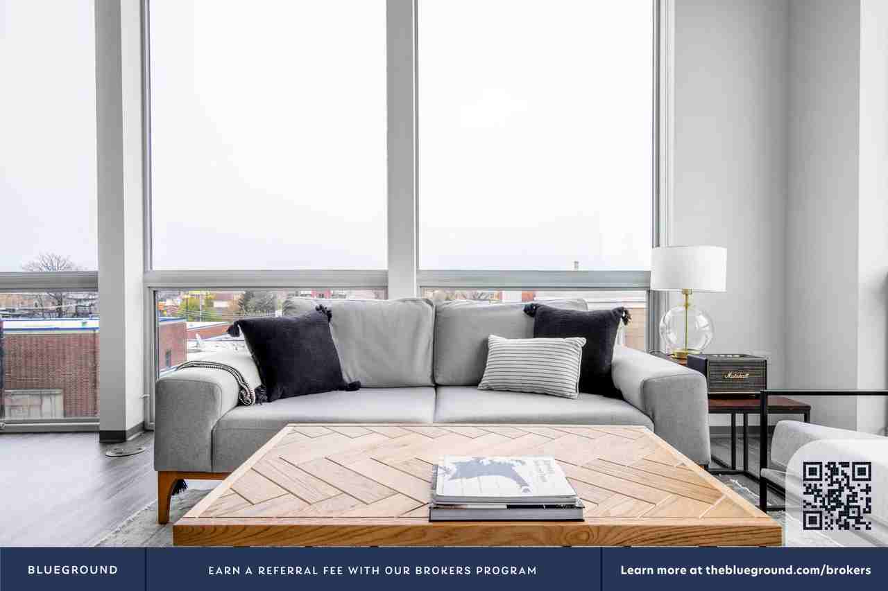 2340 North California Avenue - Photo 4 of 40