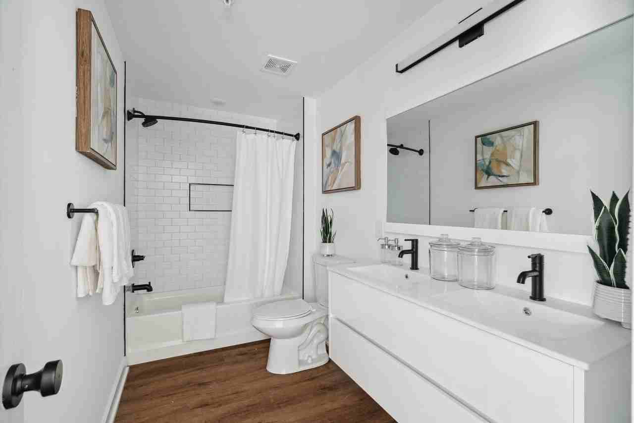 The Marc - Photo 5 of 50