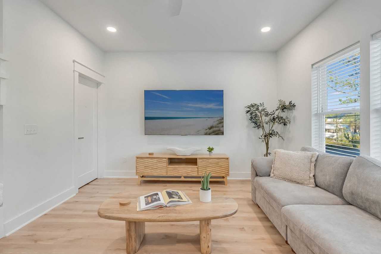 223 E Lakeshore Dr #1511640P - Photo 7 of 50