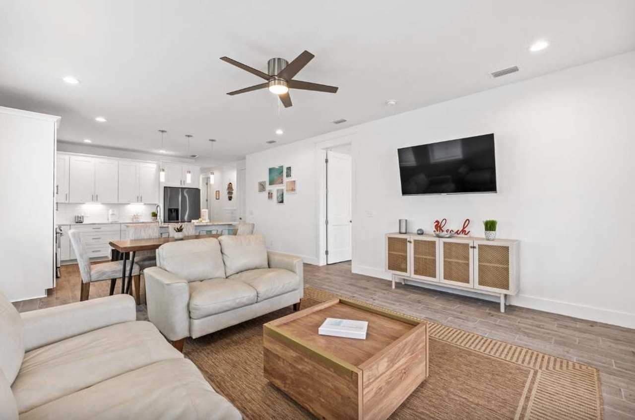 504 Lyndell Ln #1511647P - Photo 3 of 15