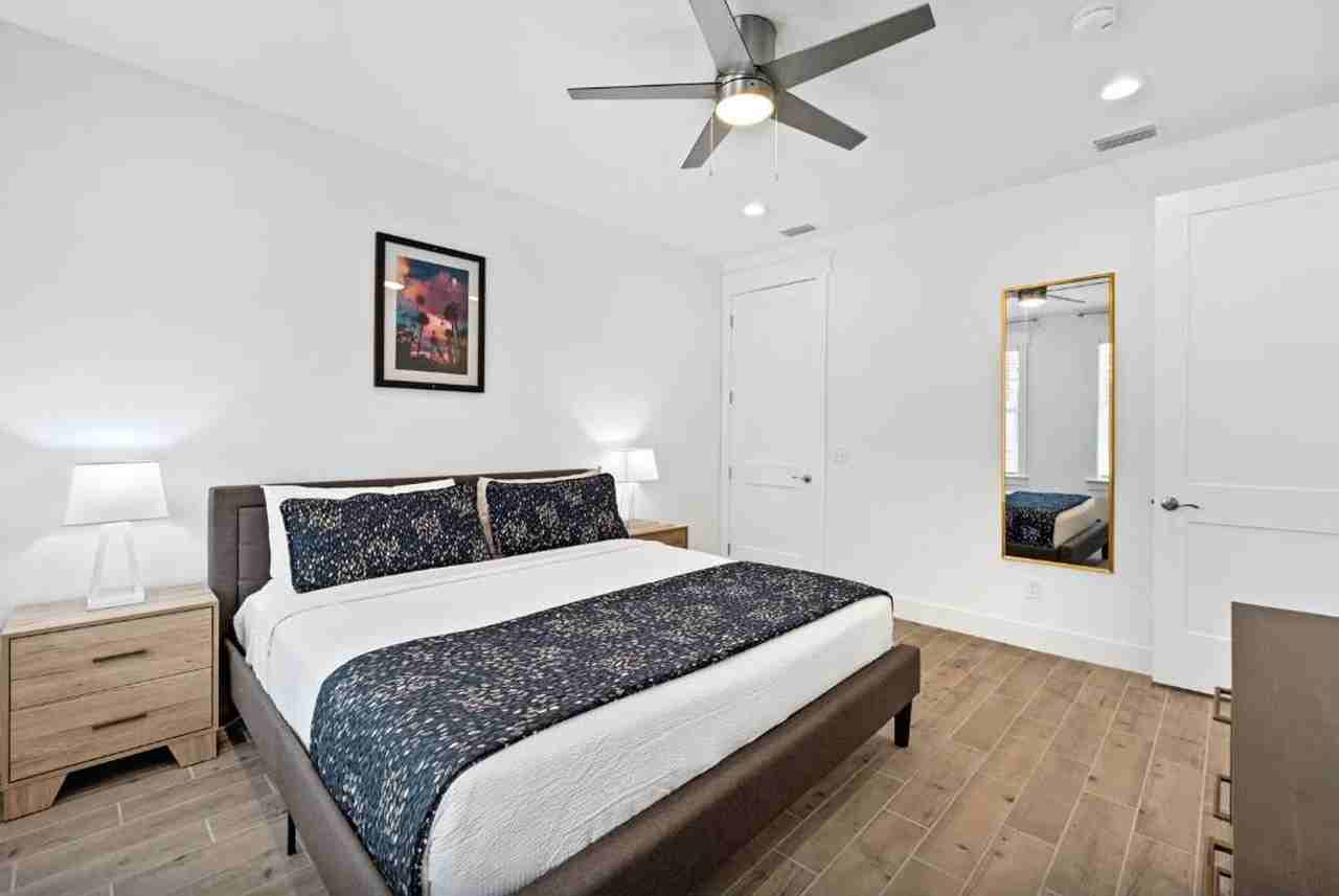 504 Lyndell Ln #1511647P - Photo 7 of 15