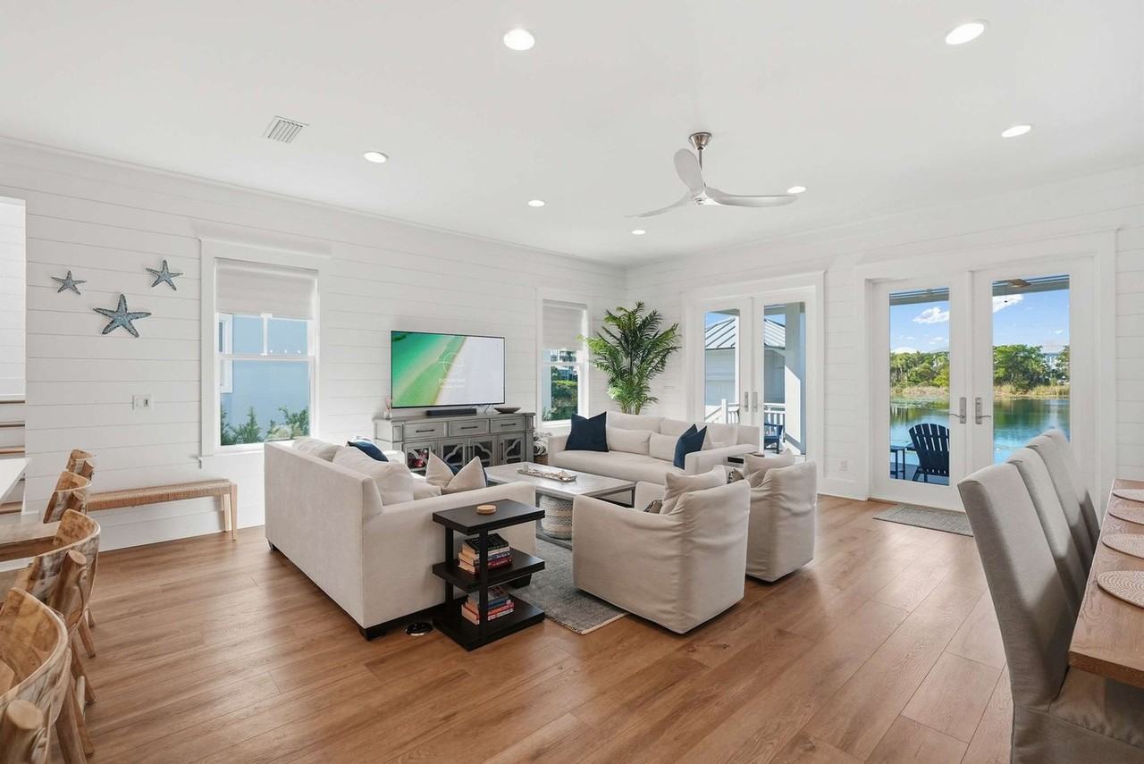 419 Lakefront Dr #1511649P - Photo 3 of 50