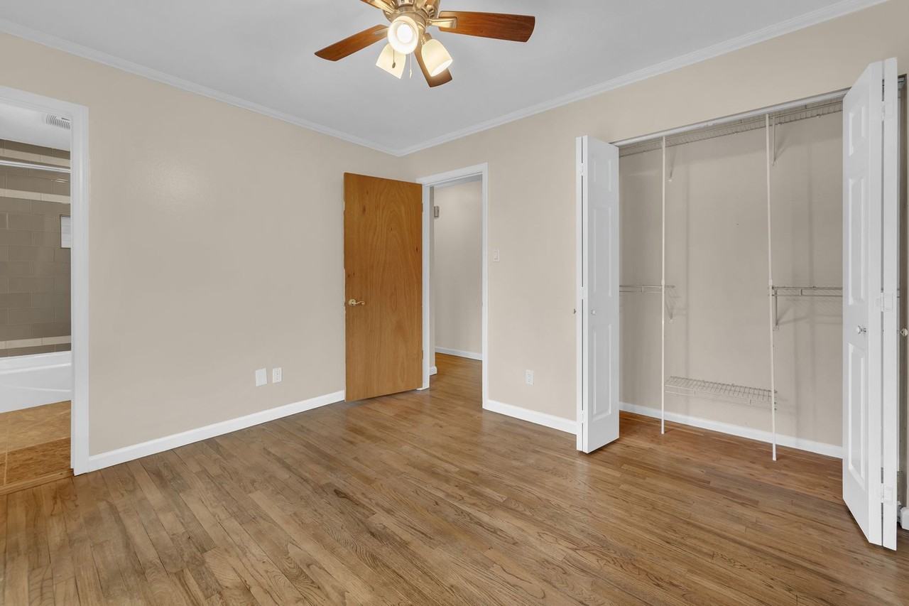 1365 Bridgewood Ln - Photo 2 of 36