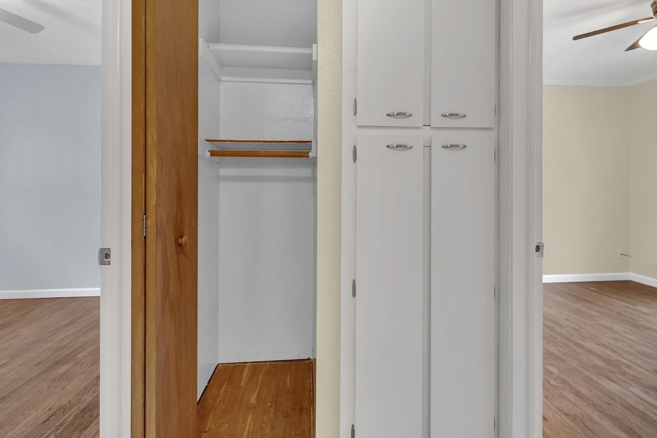 1365 Bridgewood Ln - Photo 6 of 36