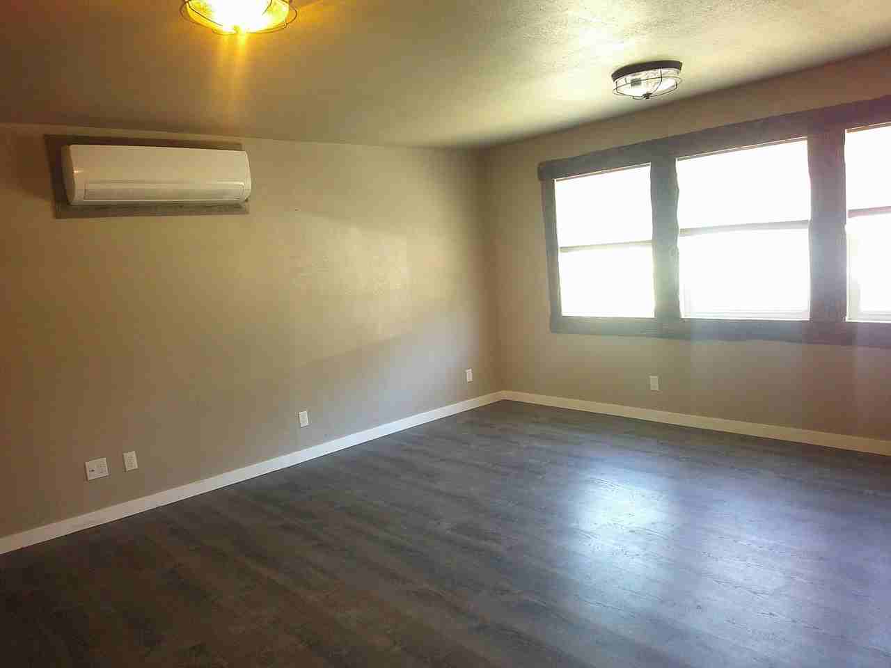 223 Wyoming Ave - Photo 2 of 6