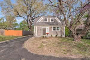 featured image of 2110 S Sterling Ave