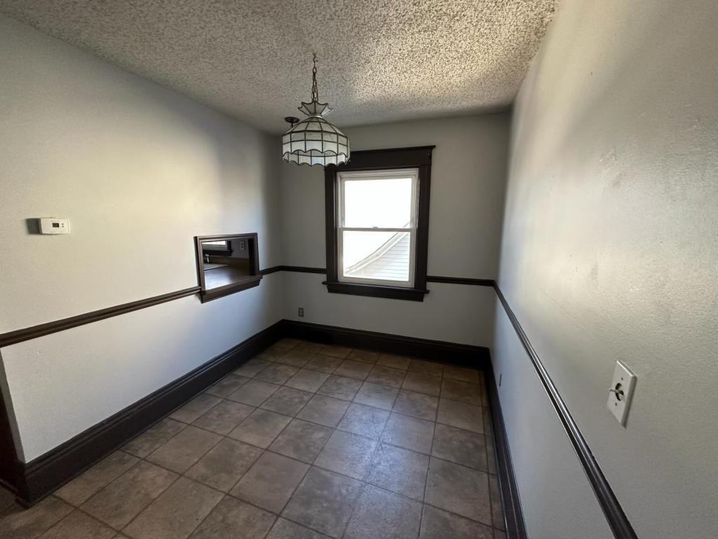 937 Grove Ave - Photo 2 of 12