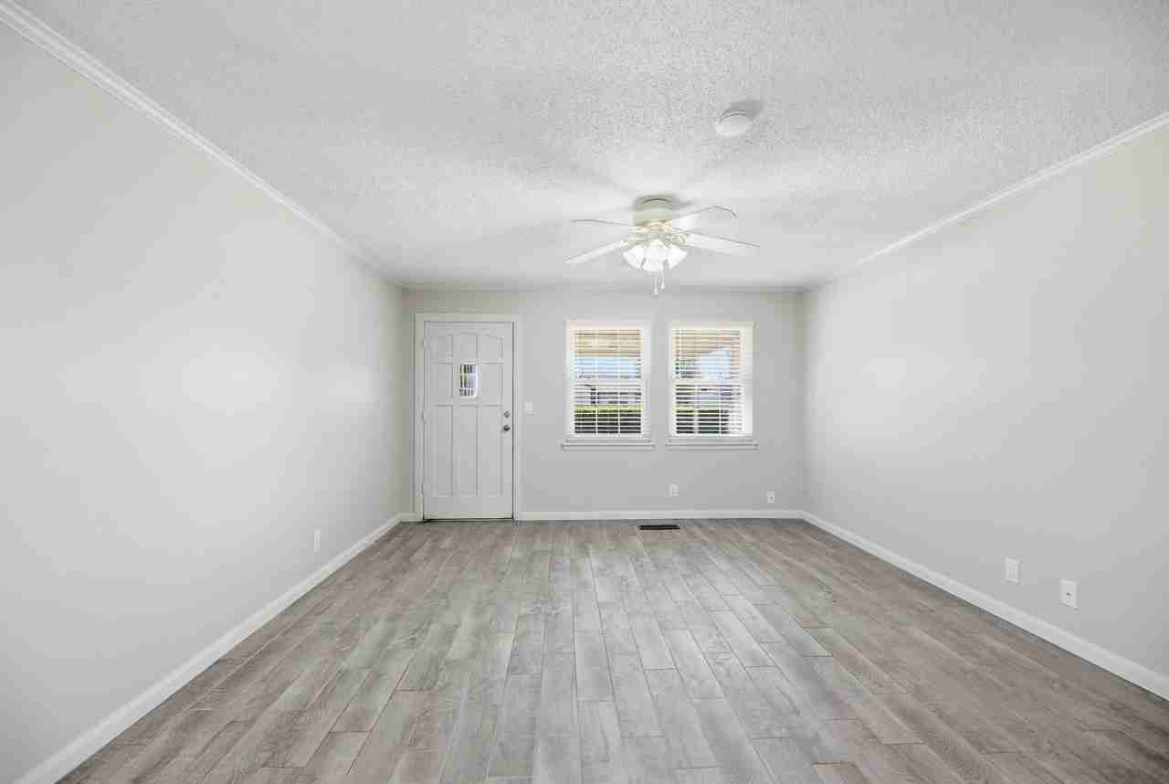 17216 S 91st East Ave - Photo 2 of 18