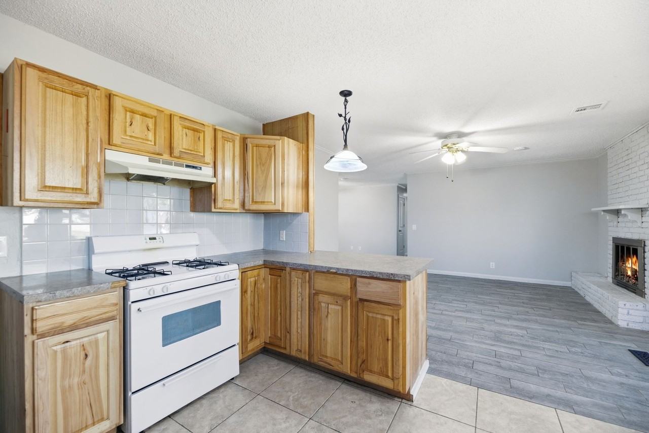 17216 S 91st East Ave - Photo 7 of 18