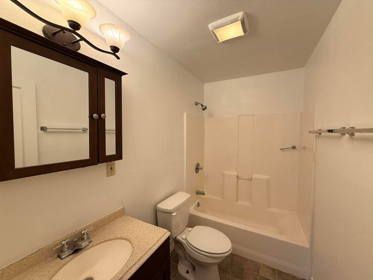 3503 W 43rd St - Photo 7 of 11