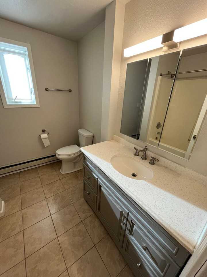 405/407 Lathrop Street - Photo 4 of 14