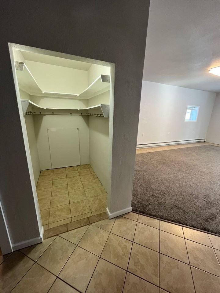 405/407 Lathrop Street - Photo 5 of 14