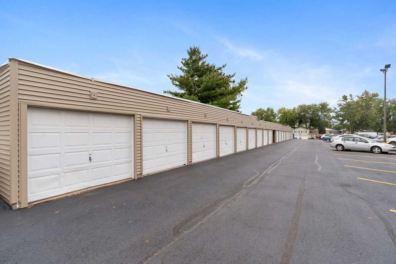 Breckenridge Davenport Apartments - Photo 5 of 50