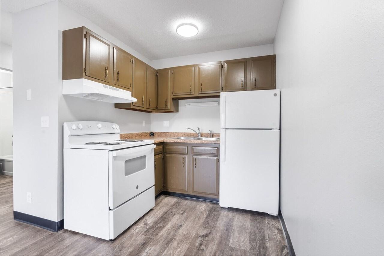 Breckenridge Davenport Apartments - Photo 4 of 50