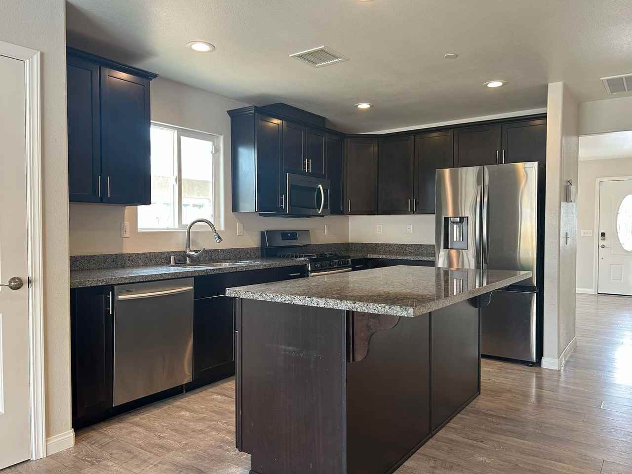 936 W Boston Ave - Photo 5 of 21