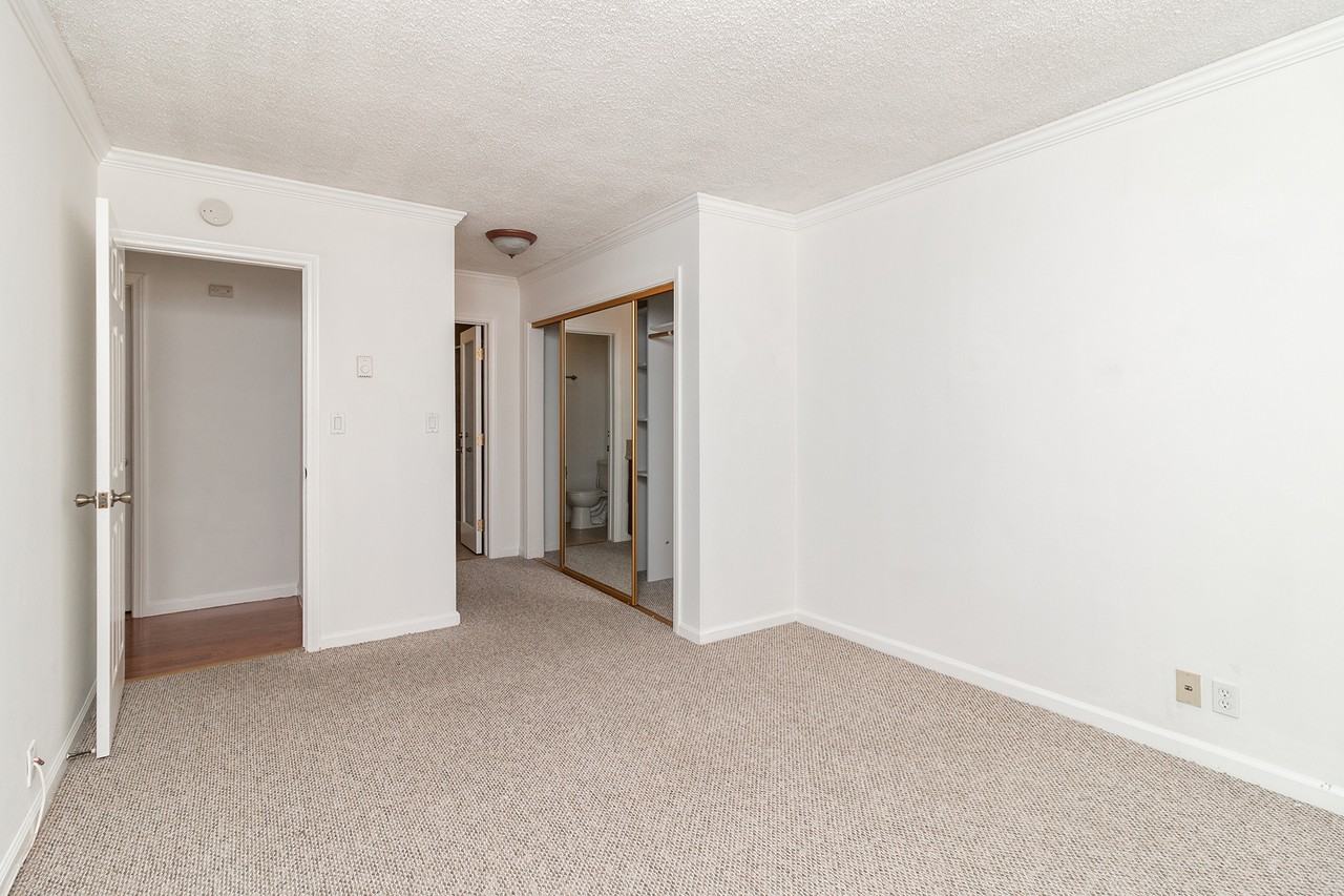 6199 Canterbury Dr #206 - Photo 7 of 20