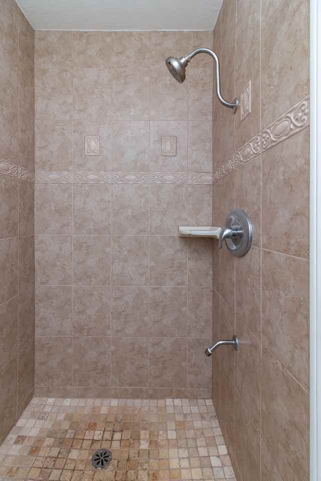 6199 Canterbury Dr #206 - Photo 6 of 20