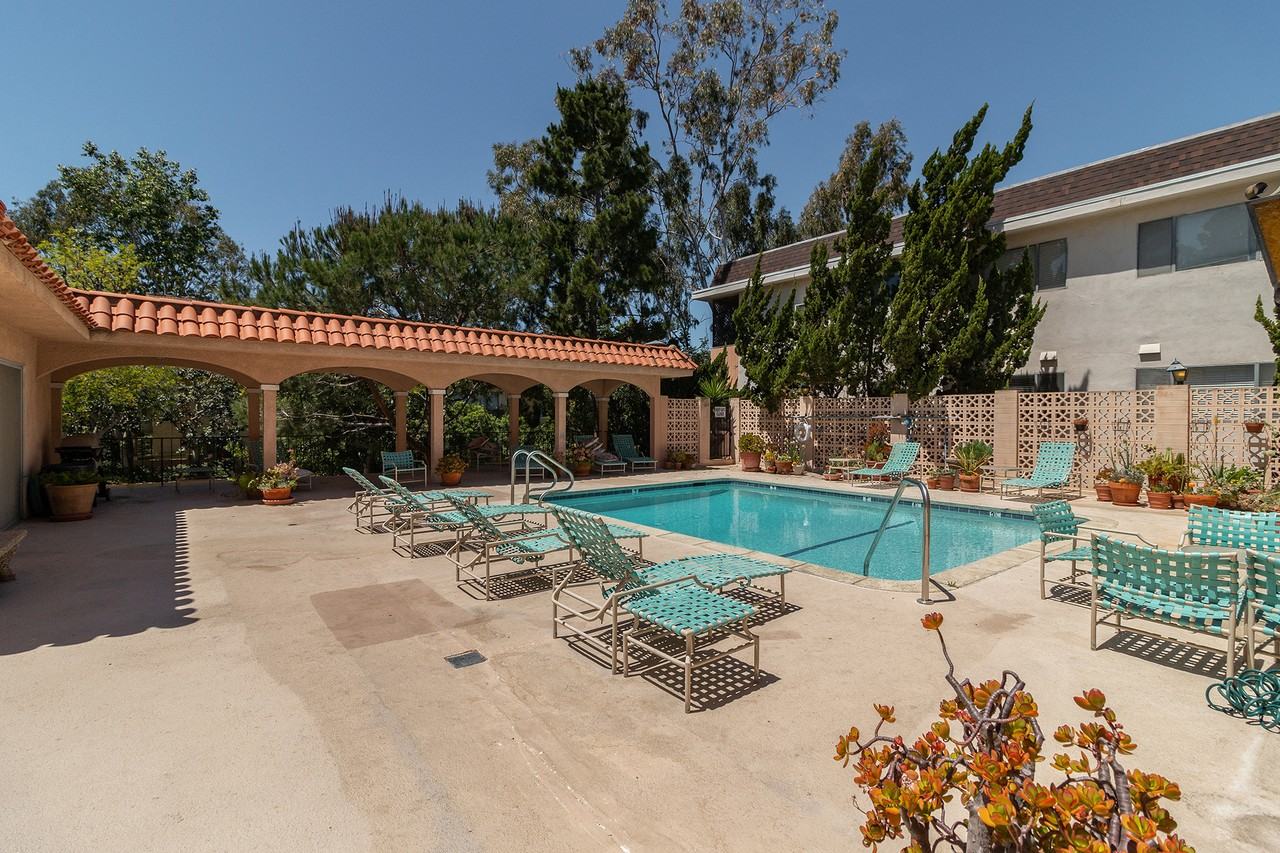 6199 Canterbury Dr #206 - Photo 6 of 20