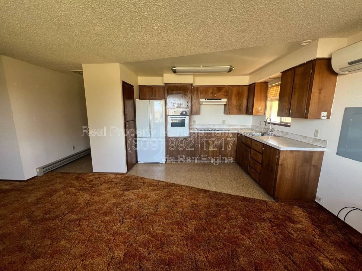 5210 W Henry Ct - Photo 3 of 10