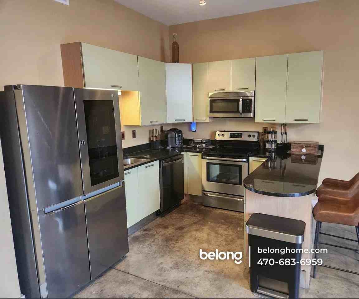 89 Mangum St Sw #216 - Photo 2 of 5