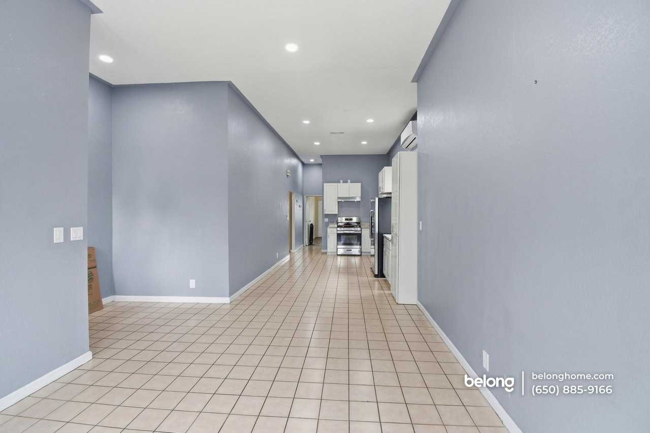 3221 Helen St - Photo 5 of 22