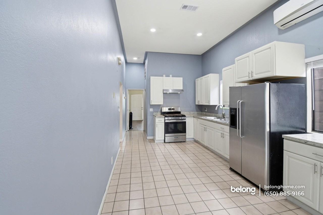 3221 Helen St - Photo 6 of 22