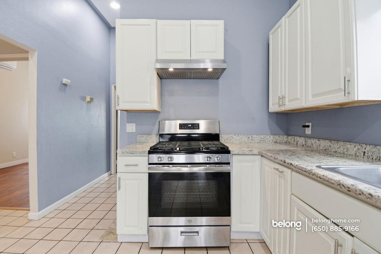 3221 Helen St - Photo 7 of 22