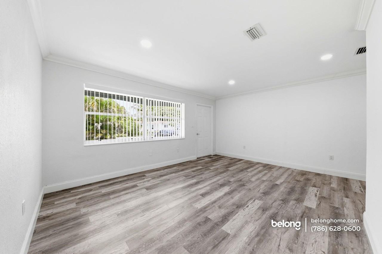 980 Nw 200th Ter - Photo 6 of 21