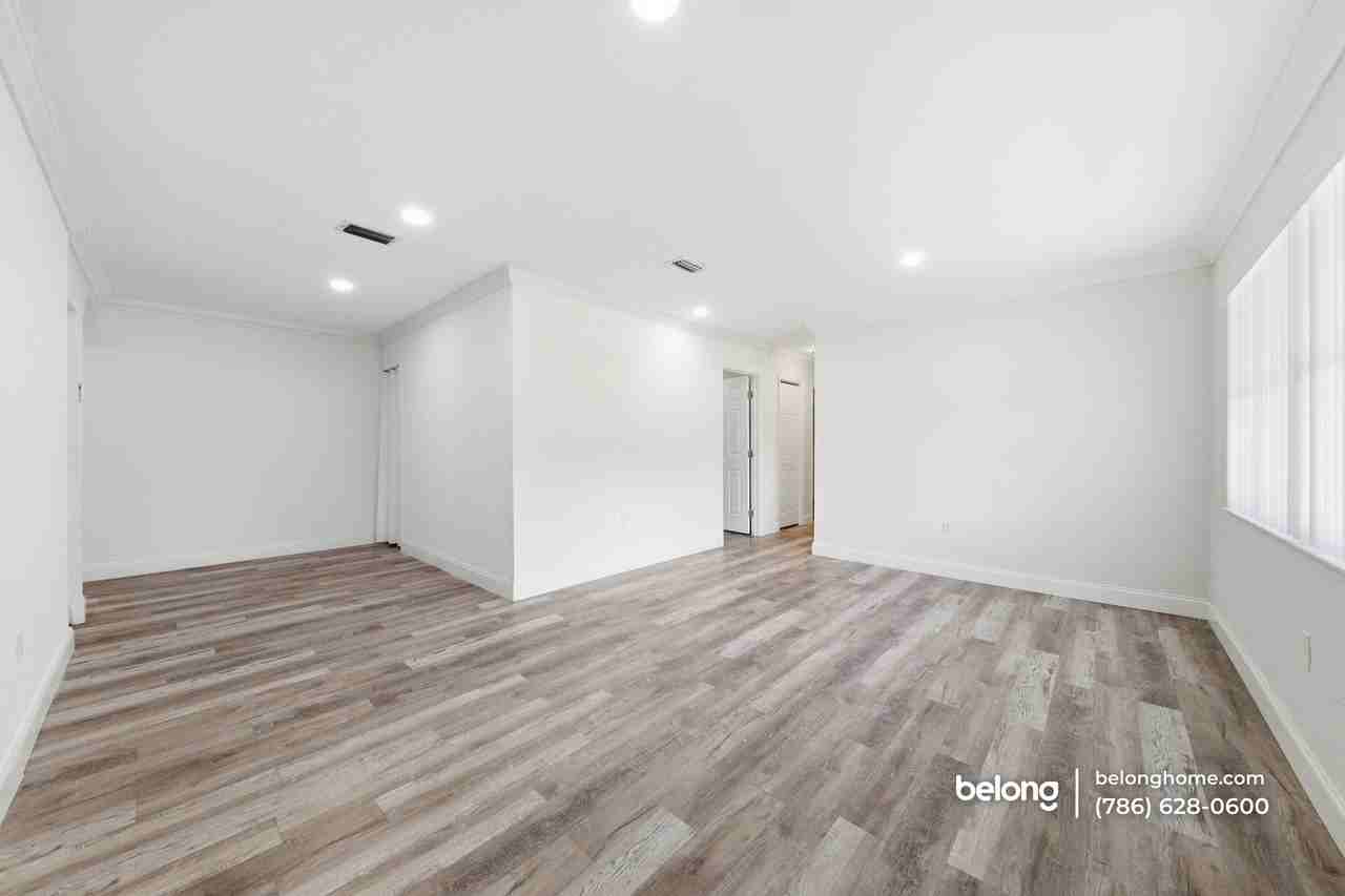 980 Nw 200th Ter - Photo 7 of 21