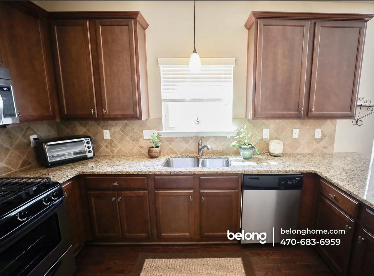 206 Manous Way - Photo 3 of 19