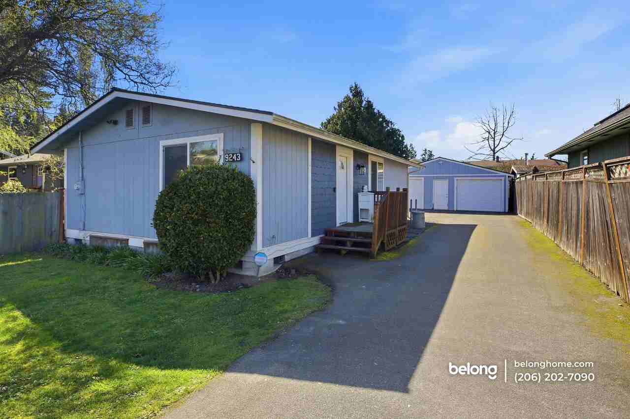 9243 Palatine Ave N - Photo 2 of 17