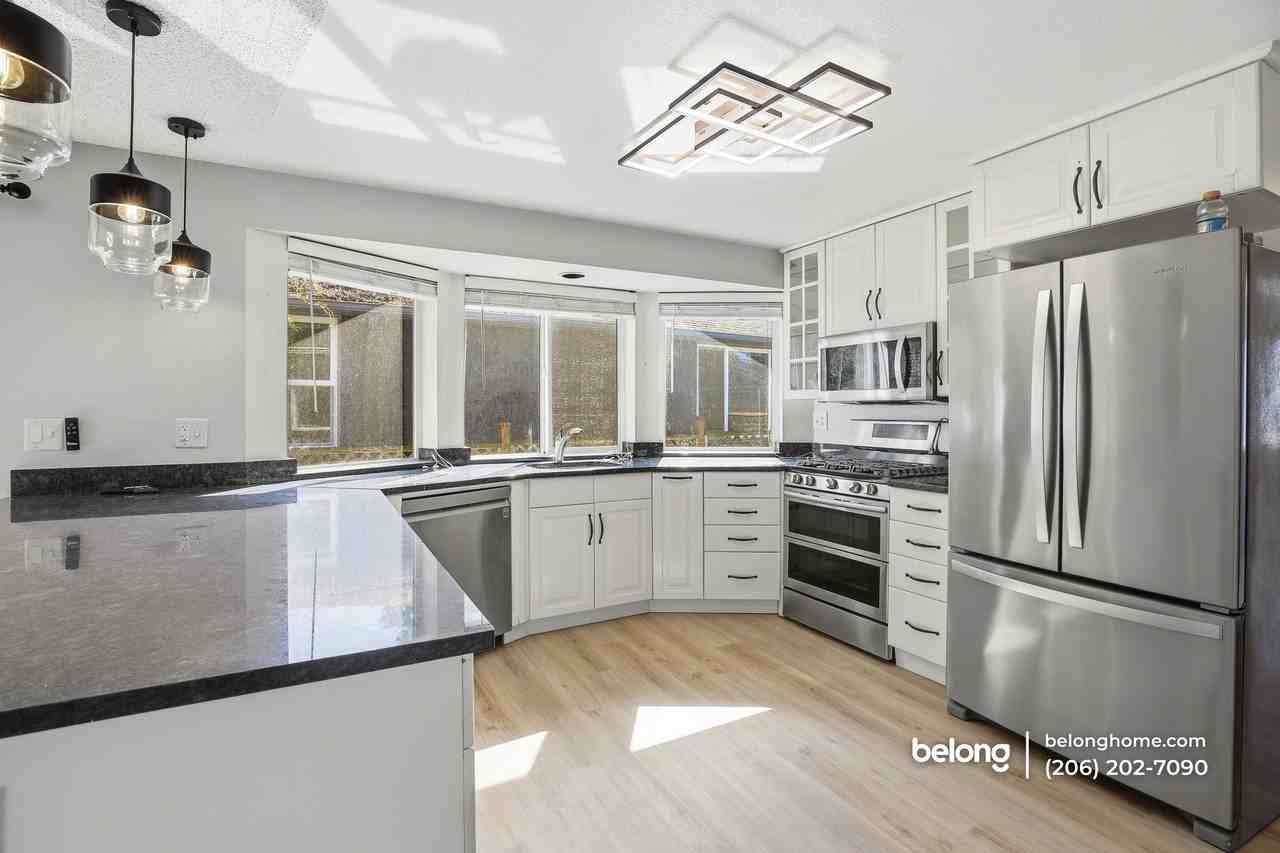 9243 Palatine Ave N - Photo 6 of 17