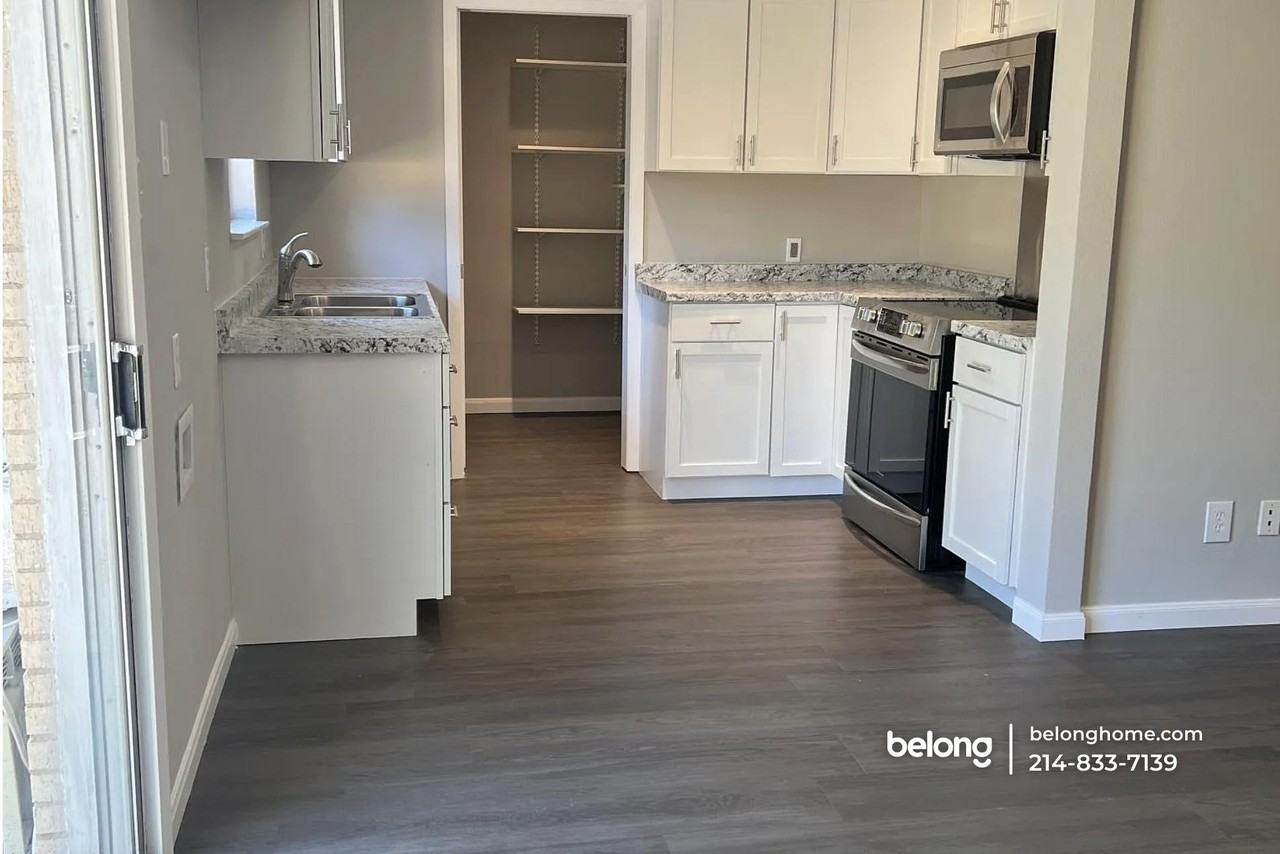 5716 Hanson Dr - Photo 3 of 7