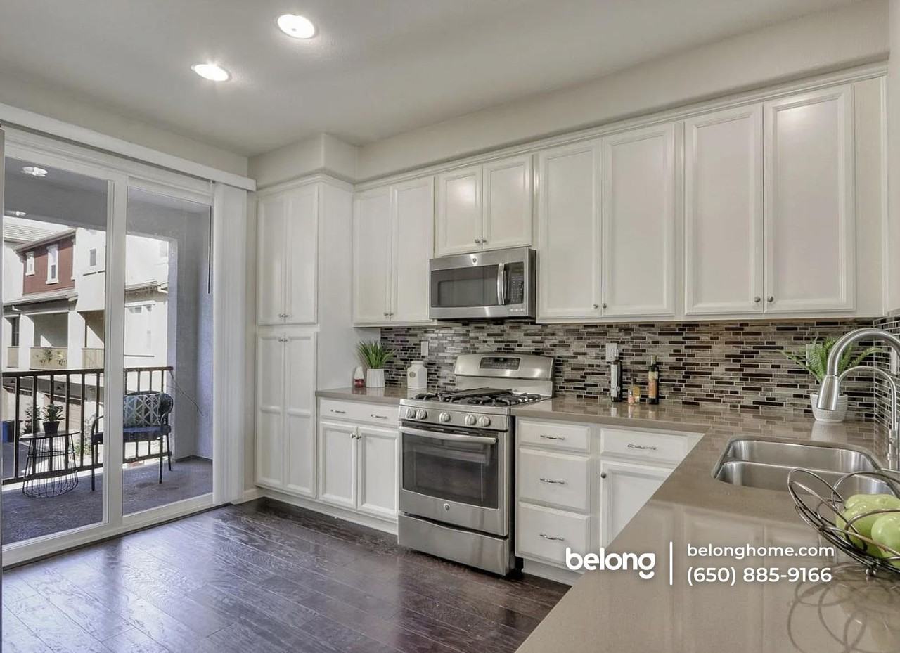 1582 Mccandless Dr - Photo 2 of 12