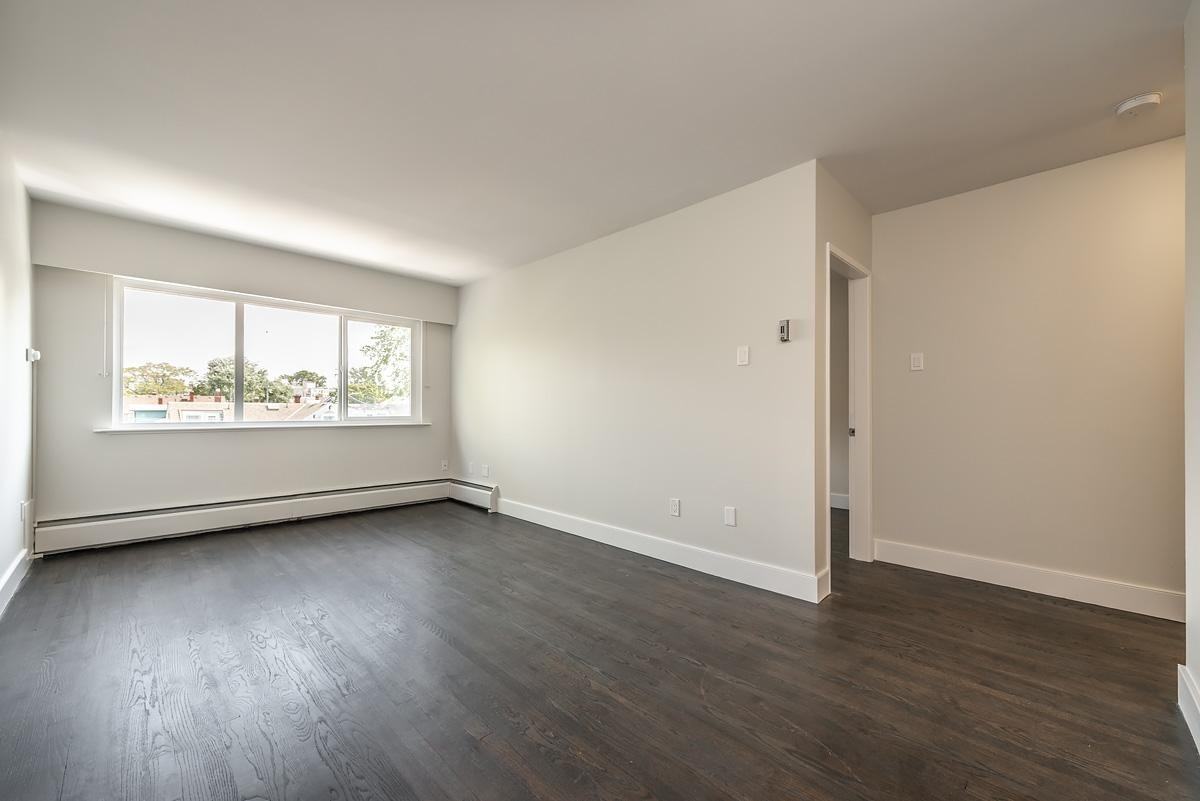 Royal Beach Apartments - Photo 4 of 31