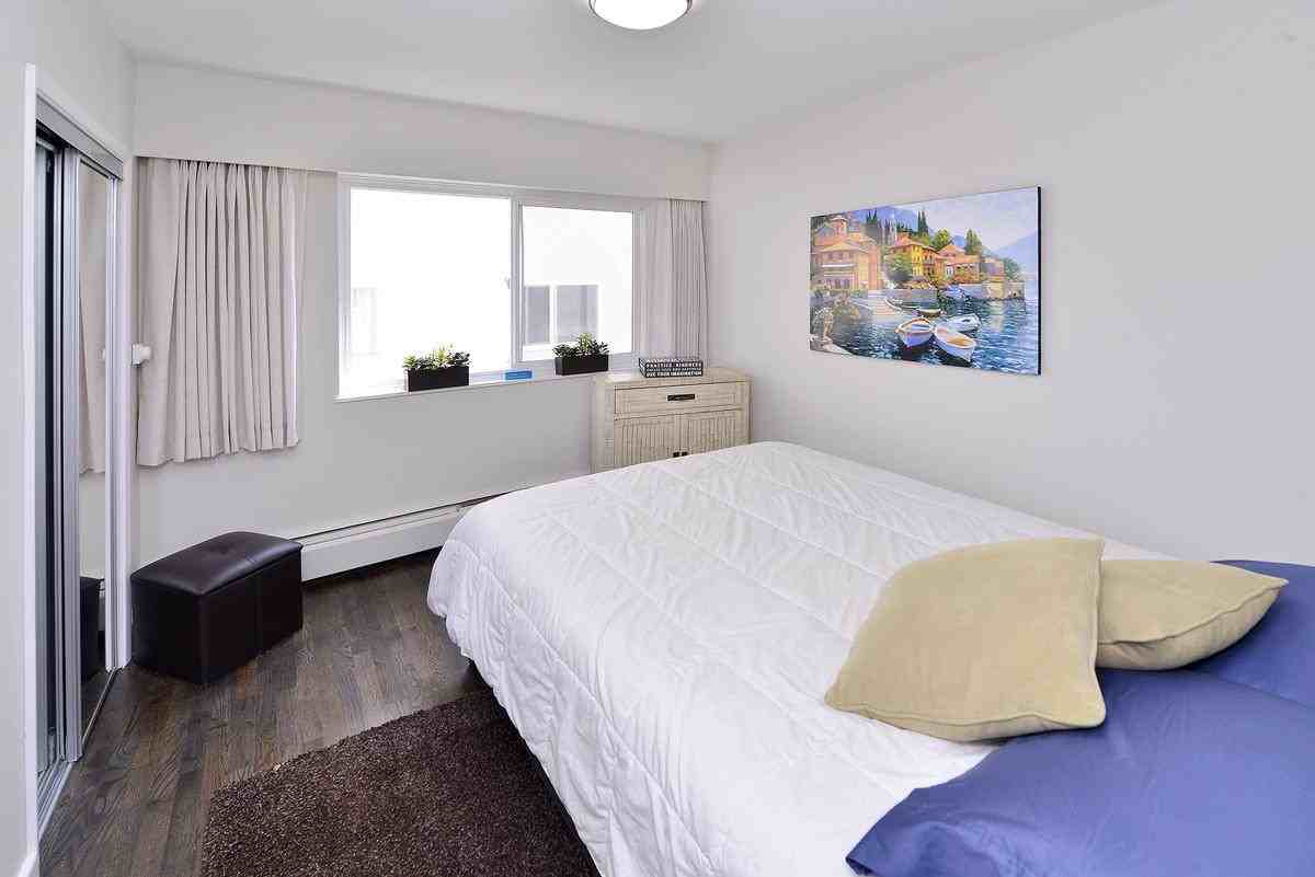 Royal Beach Apartments - Photo 7 of 31