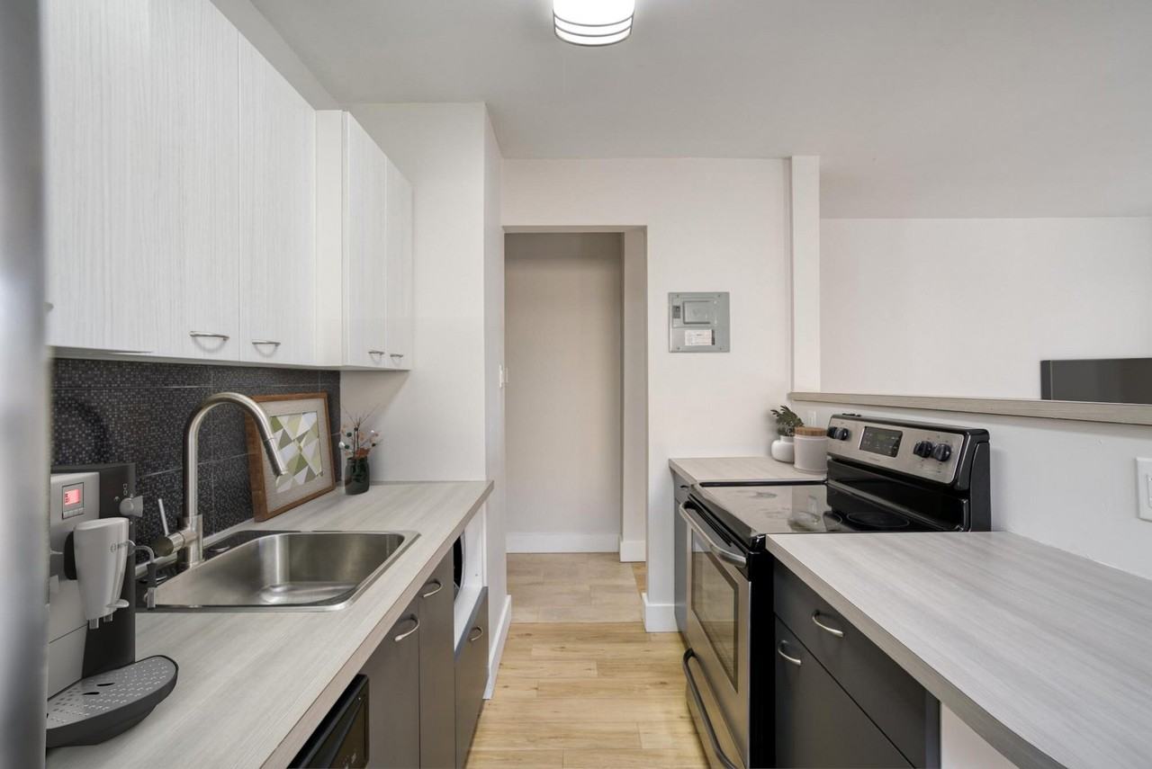 Hargrave Place - Photo 2 of 7