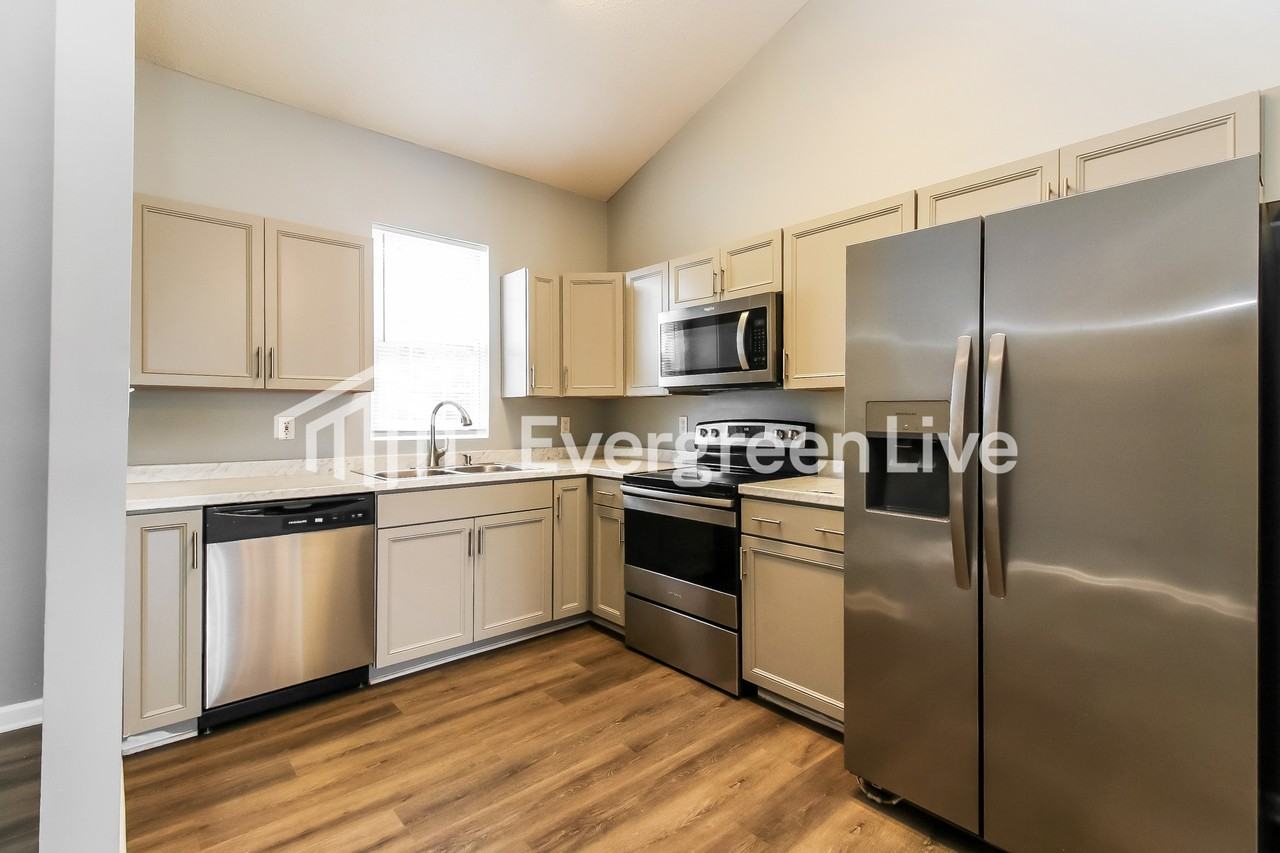 6640 Sunset Valley Cir - Photo 4 of 15