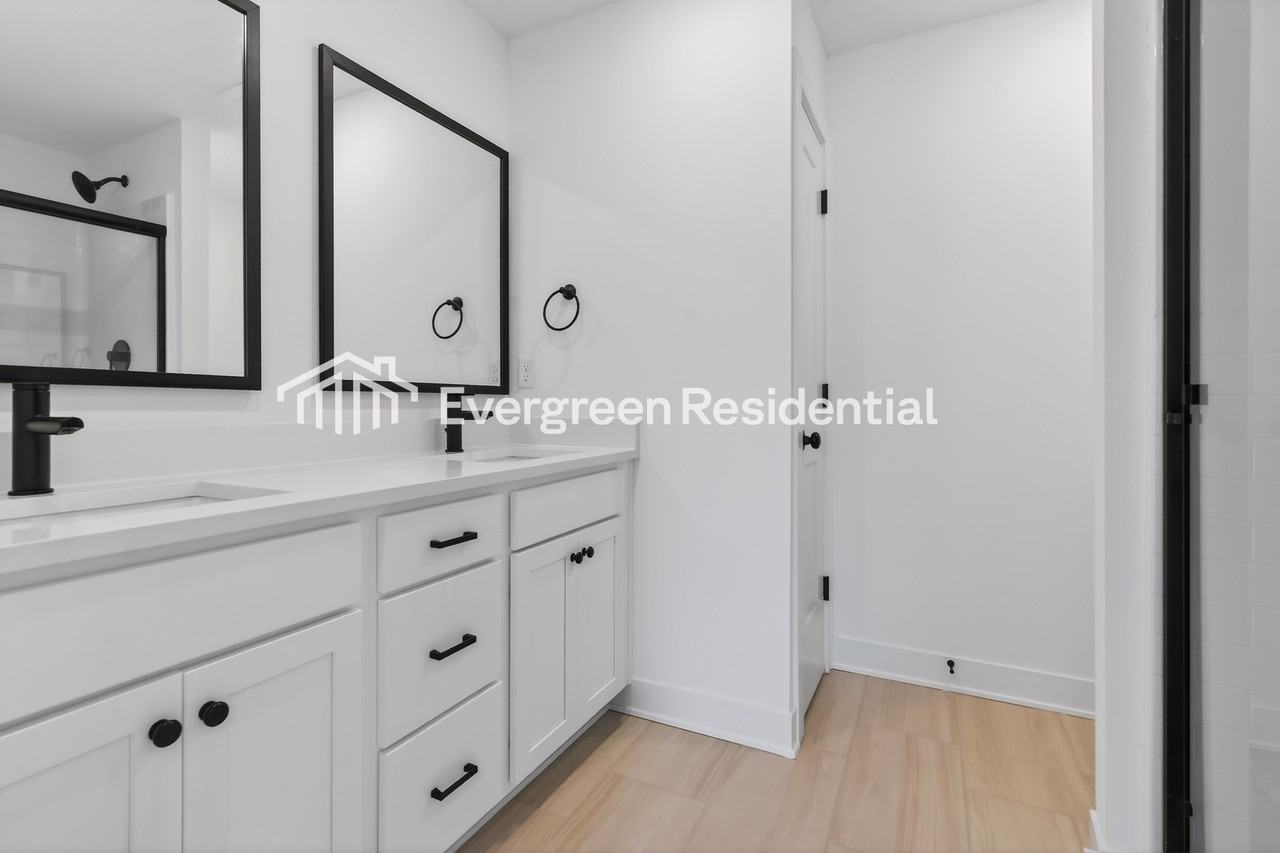 7013 Nw 82nd Ter - Photo 6 of 26