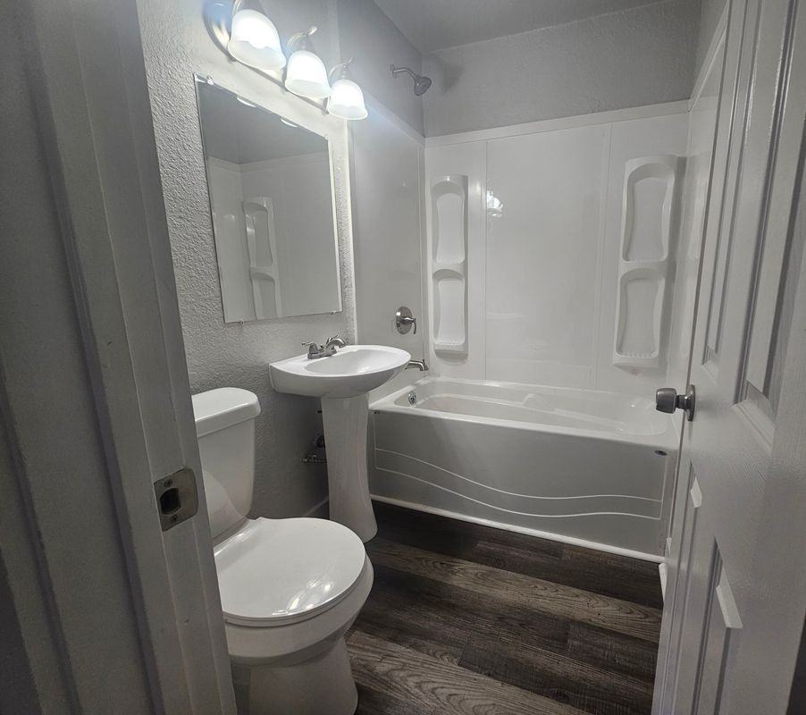 1311 Fred St - Photo 4 of 12