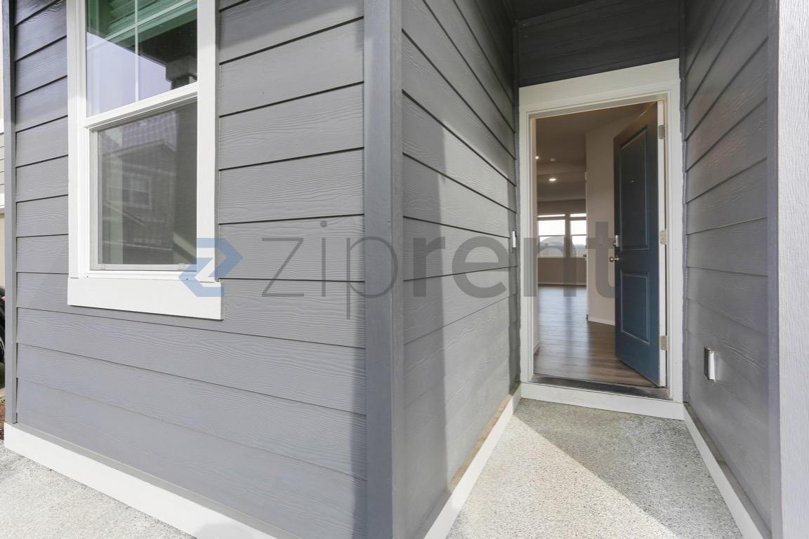 11013 186th St E - Photo 2 of 24