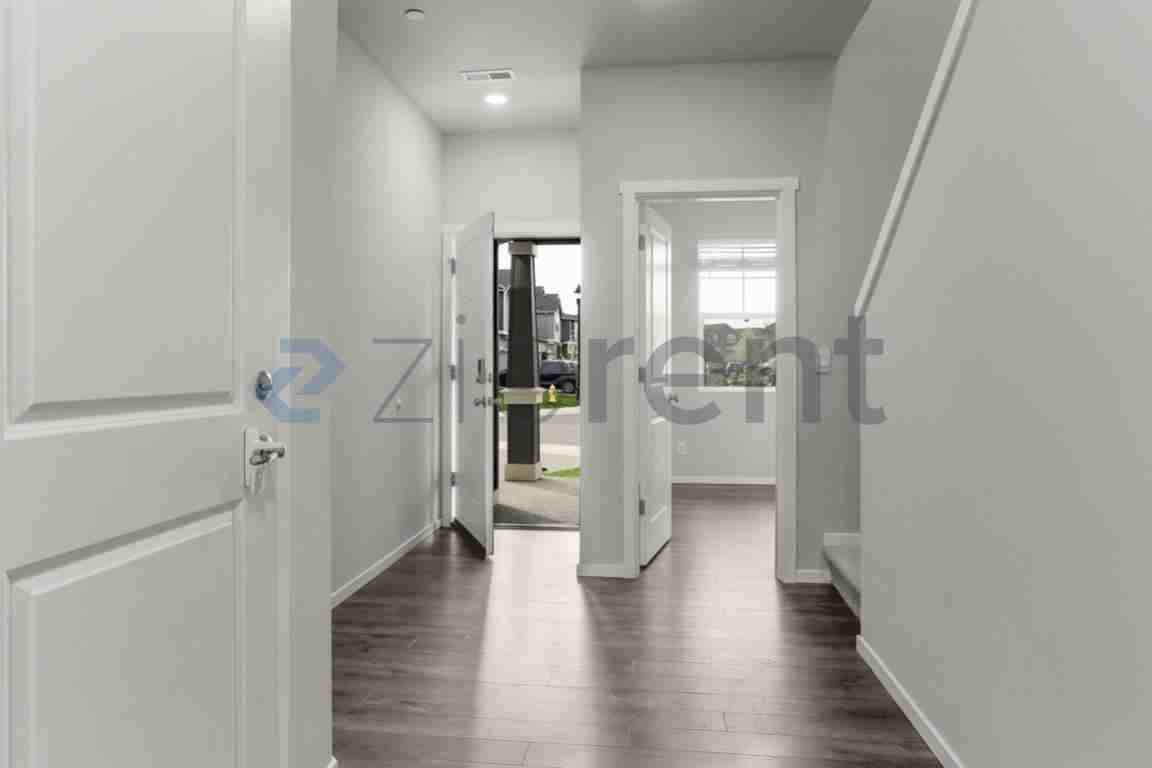 11013 186th St E - Photo 4 of 24