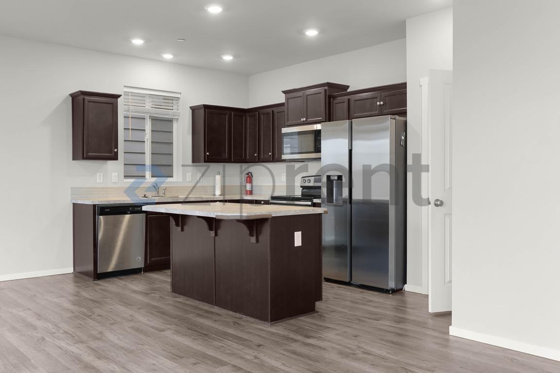 11013 186th St E - Photo 5 of 24