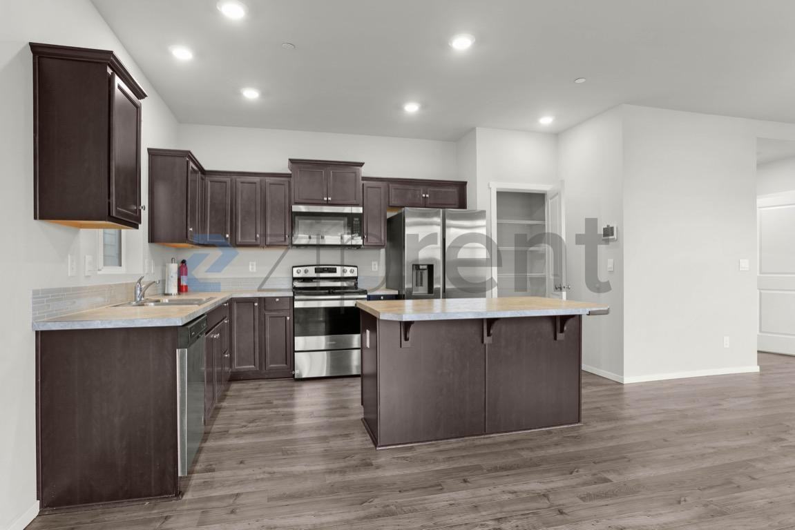 11013 186th St E - Photo 6 of 24