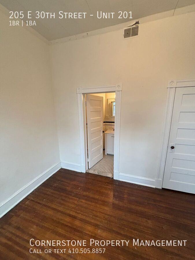 205 E 30th St #201 - Photo 6 of 12