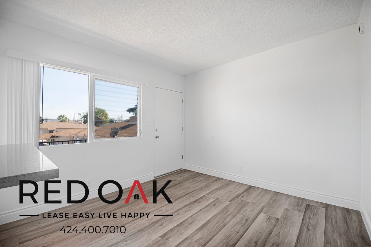 115 W Market St #6 - Photo 3 of 16