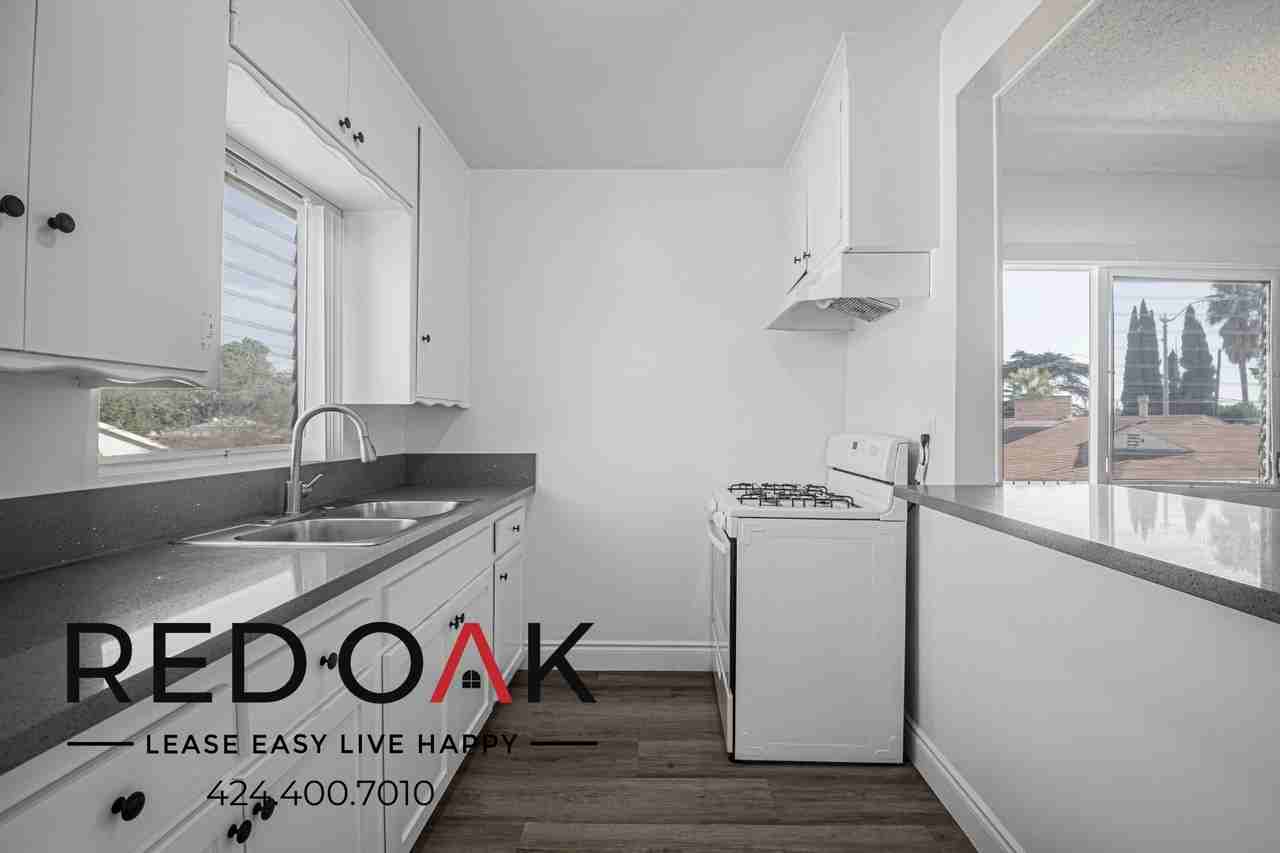 115 W Market St #6 - Photo 6 of 16